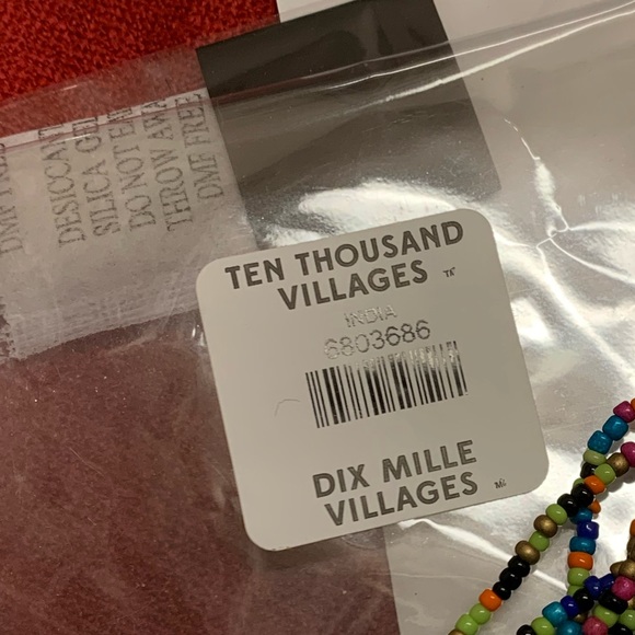 Gold tone chain and beaded tassel necklace. - Picture 3 of 6